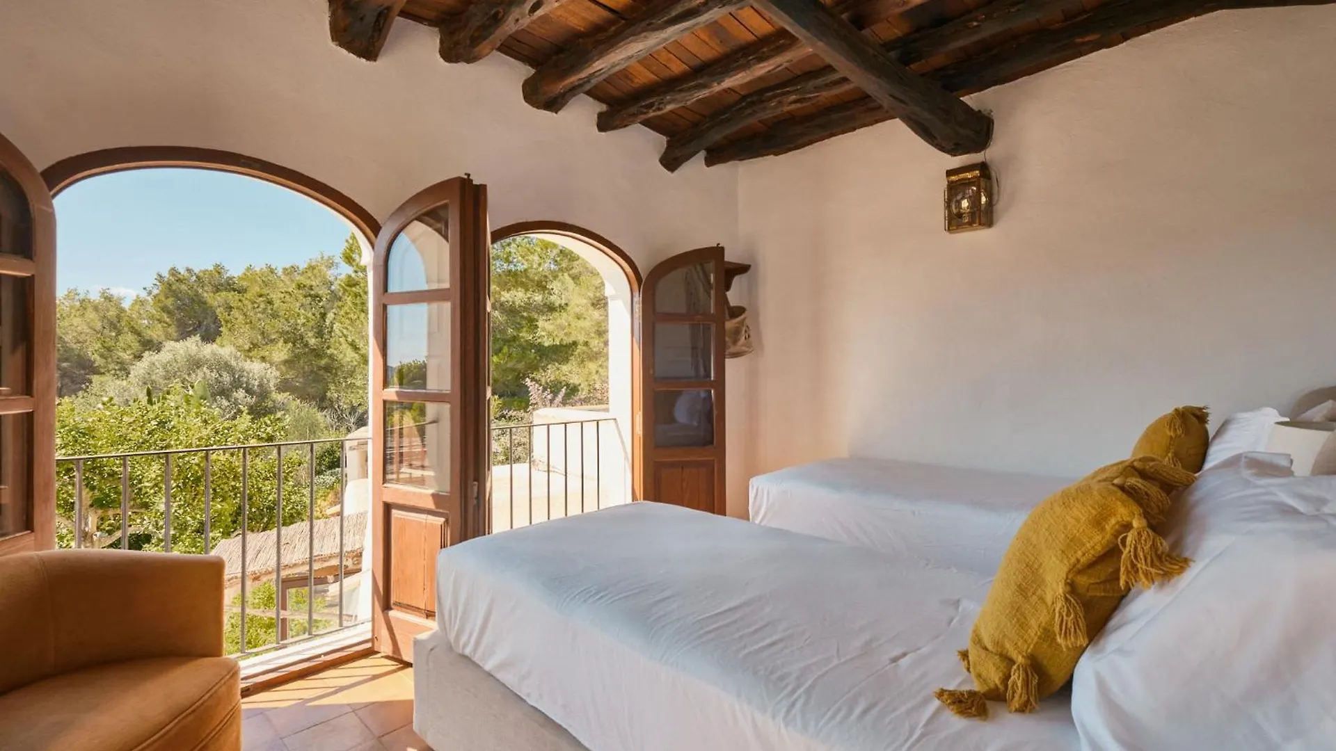 Отель The Guardian House Santa Gertrudis  Santa Gertrudis (Ibiza)