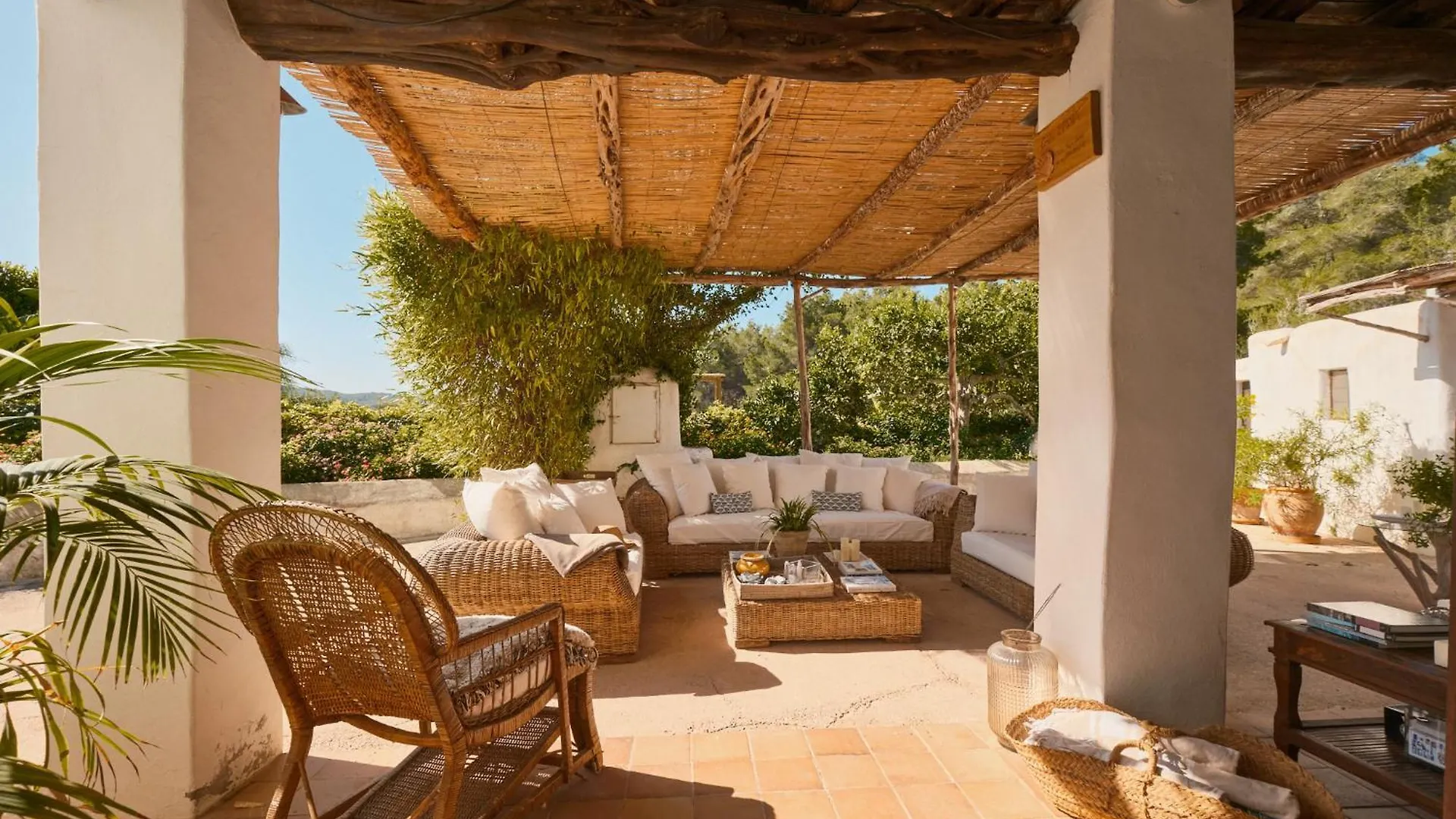 Отель The Guardian House Santa Gertrudis  Гостевой дом Santa Gertrudis (Ibiza)